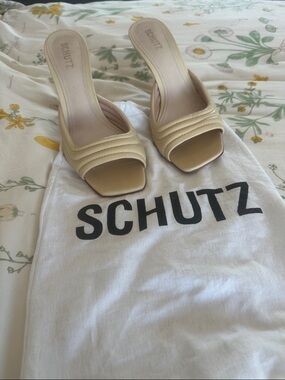 SCHUTZ Quilted Cream Slide Mules